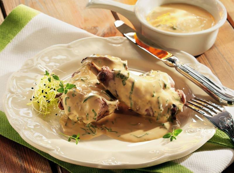 Готовим кролика в сметане: нежный и пикантный вкус