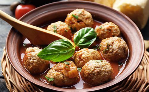 Готовим ежики из фарша с рисом: 8 оригинальных идей