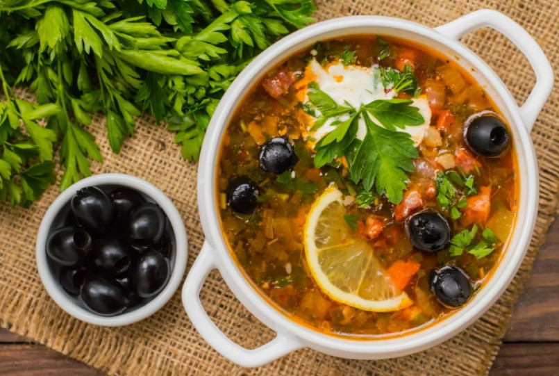 Готовим вкусную сборную солянку!