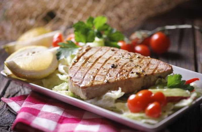 Готовим вкусного и сочного тунца!