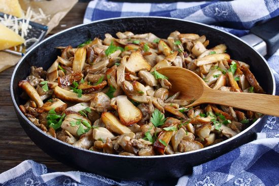 Жареные белые грибы на сковороде: вкусные рецепты