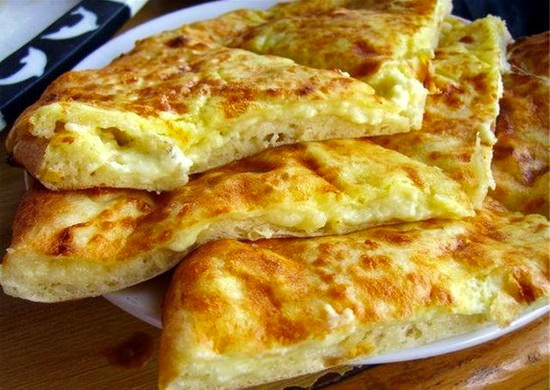 Настоящие имеретинские хачапури – рецепт лучшей сырной лепешки!
