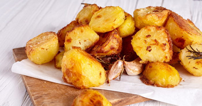 Картофель запеченный в духовке – 10 вкуснейших рецептов