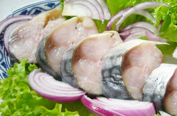 Дома всегда вкуснее! Солим скумбрию в домашних условиях