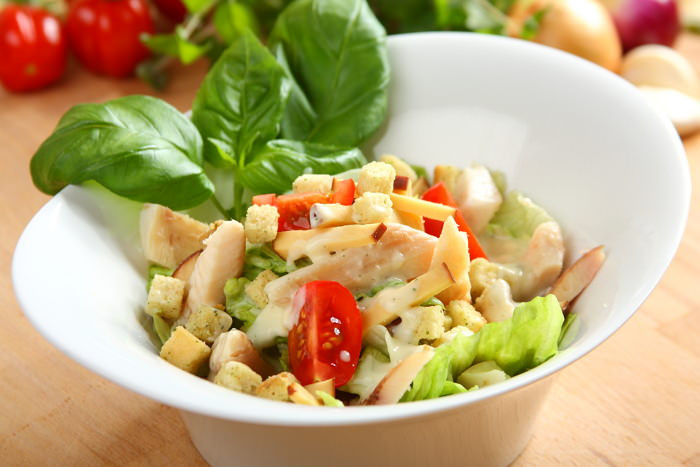 9 вкуснейших рецептов приготовления салата с копченым сыром
