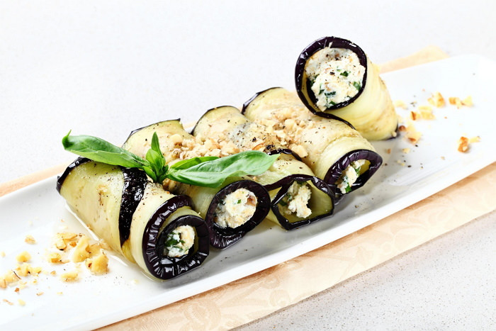 Баклажанные рулетики – разнообразные рецепты на любой вкус