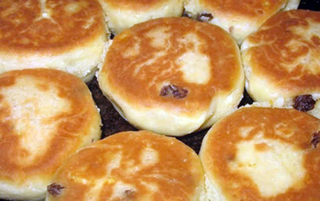 Сырники из творожной массы с изюмом на завтрак