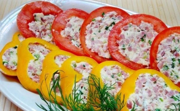 Рецепты холодной закуски — перец фаршированный сыром
